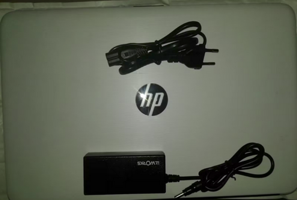 Ordinateur portable HP Notebook RTL8723BENF-CND6493HNG 15" 1 TO 8 GB de RAM blanc