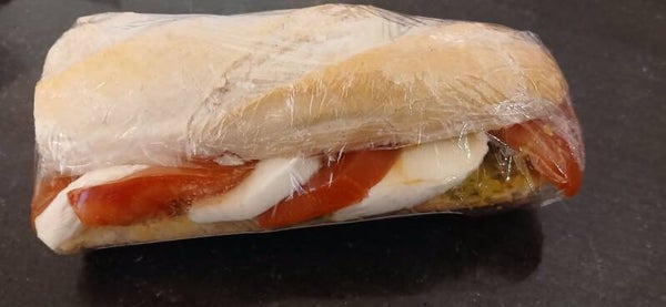 Handwerker-Sandwiches Tomaten-Mozzarella