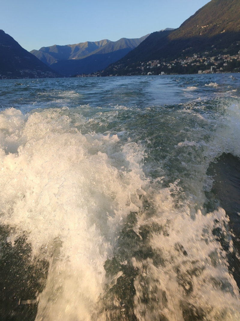 1h Tour in Barca Lago di Como - Nemesi