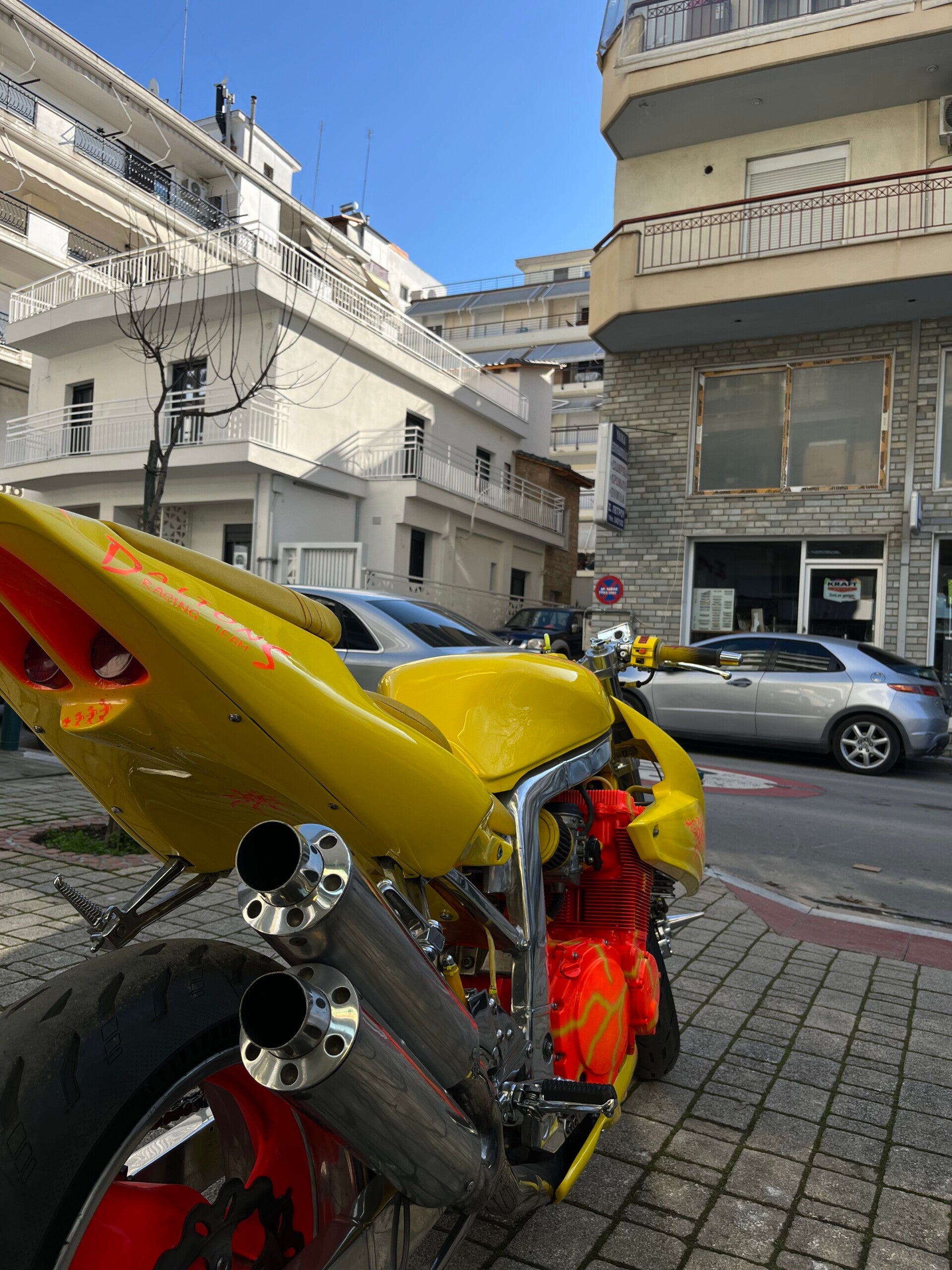 DALTONS RACING TEAM.jpg