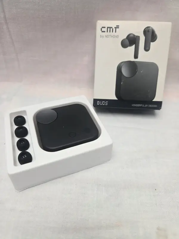 Auricolari wireless CMF Buds