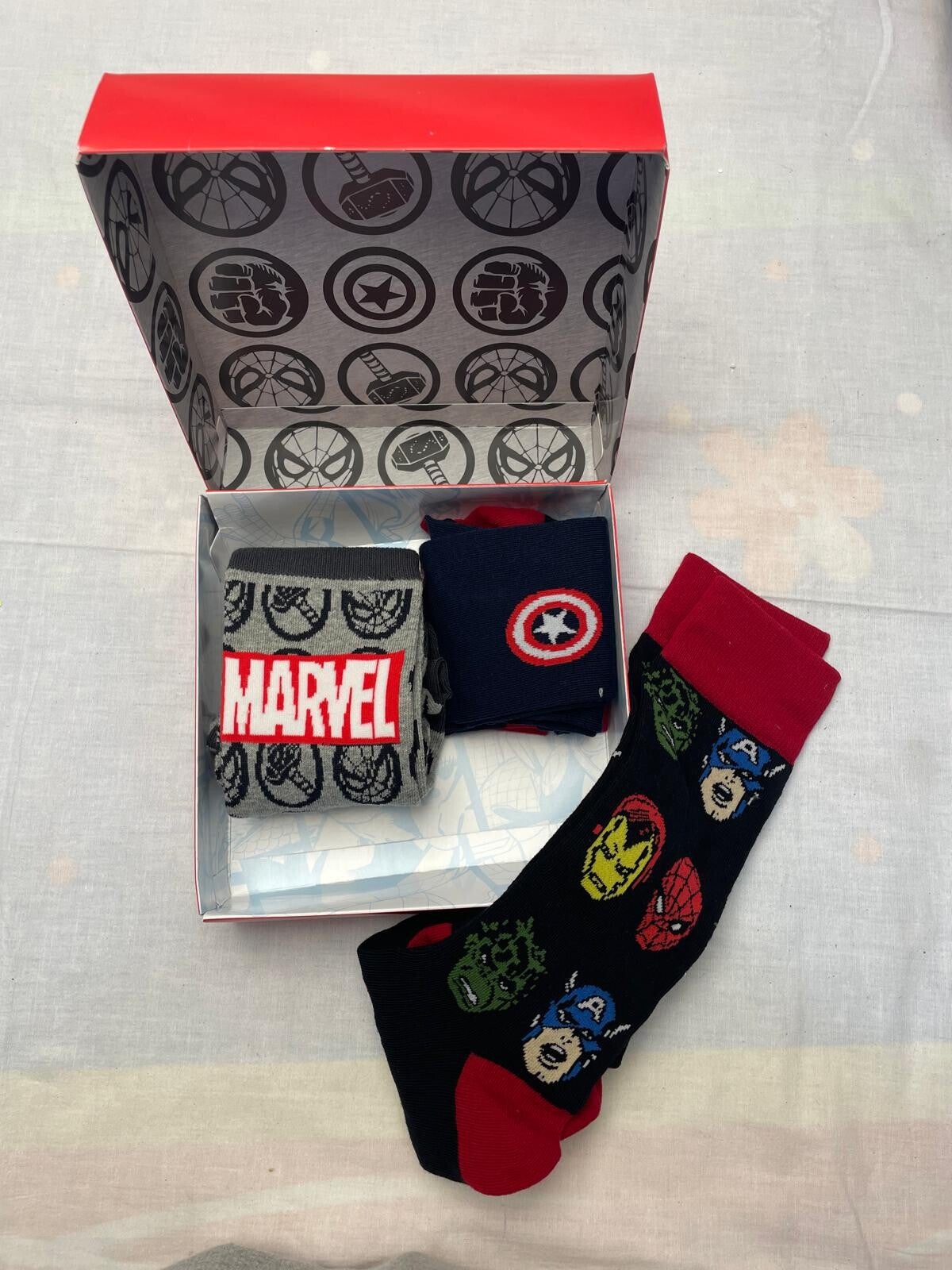 Set 3 Paia Calzini Marvel Avengers con Scatola Regalo