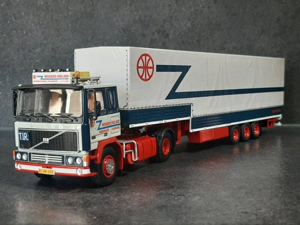 TEKNO Mogens Nielsen Volvo F12 4x2 met klassieke zwanenhals huiftrailer