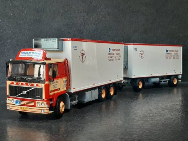 TEKNO Torben Rafn Volvo F12 motorwagen met 2-assige schamelaanhanger