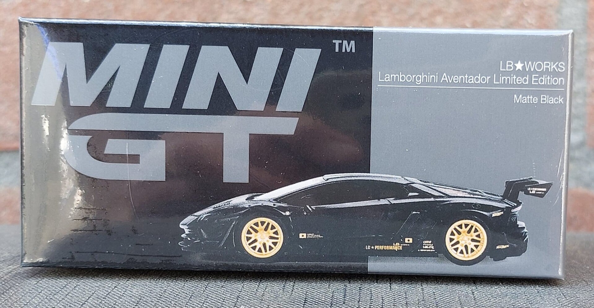 MiniGT LB★WORKS Lamborghini Aventador Limited Edition matt zwart nr. 1087