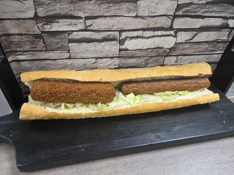 Stokbroodje Vleeskroket en frikandel