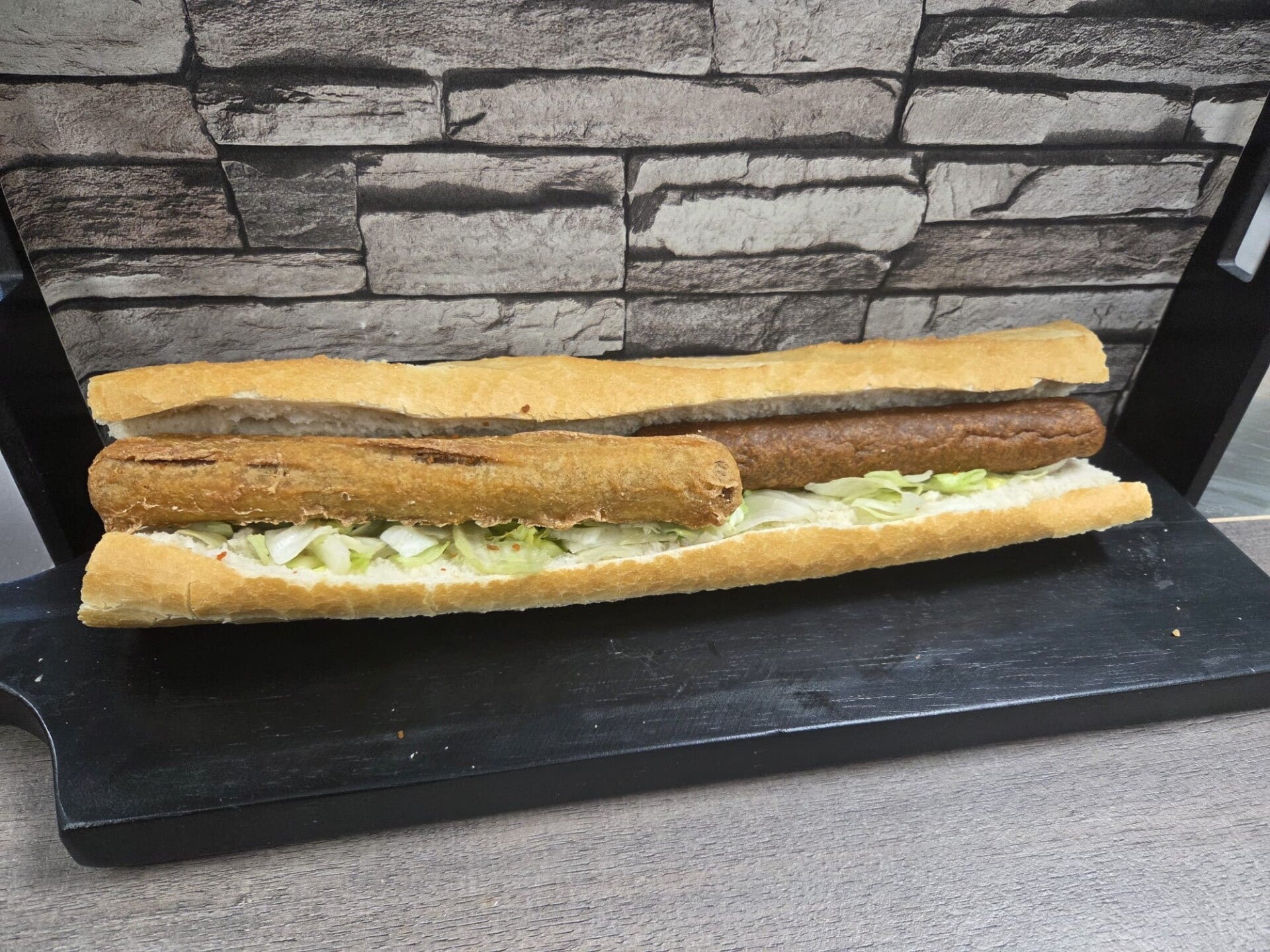 Stokbroodje Viandel en frikandel