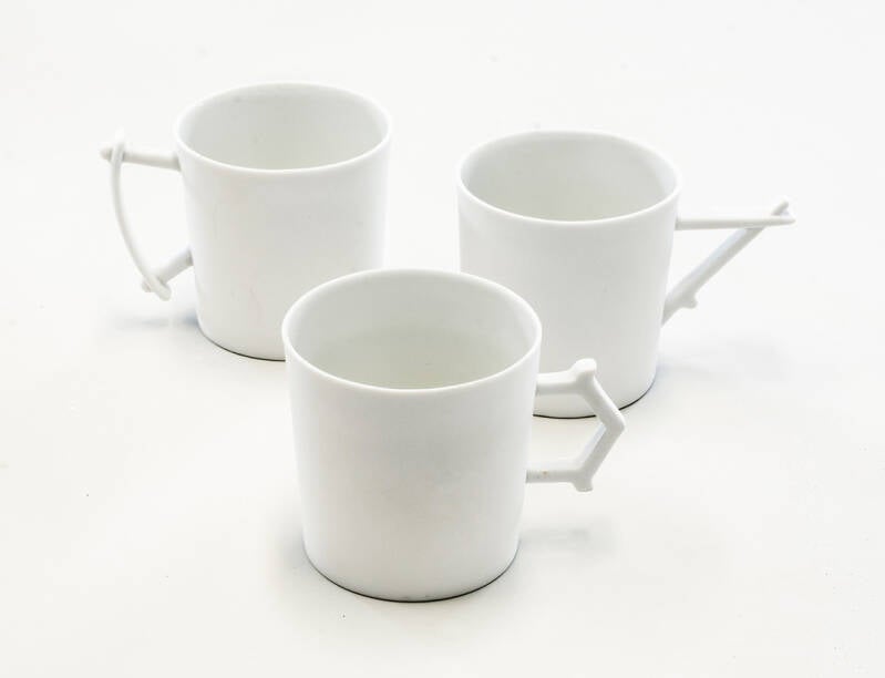 cool cup;white porcelain mug;special handle;stoere beker
