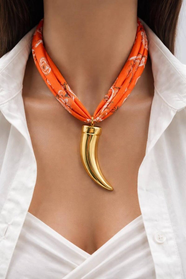Collana bandana con corno in acciaio inossidabile