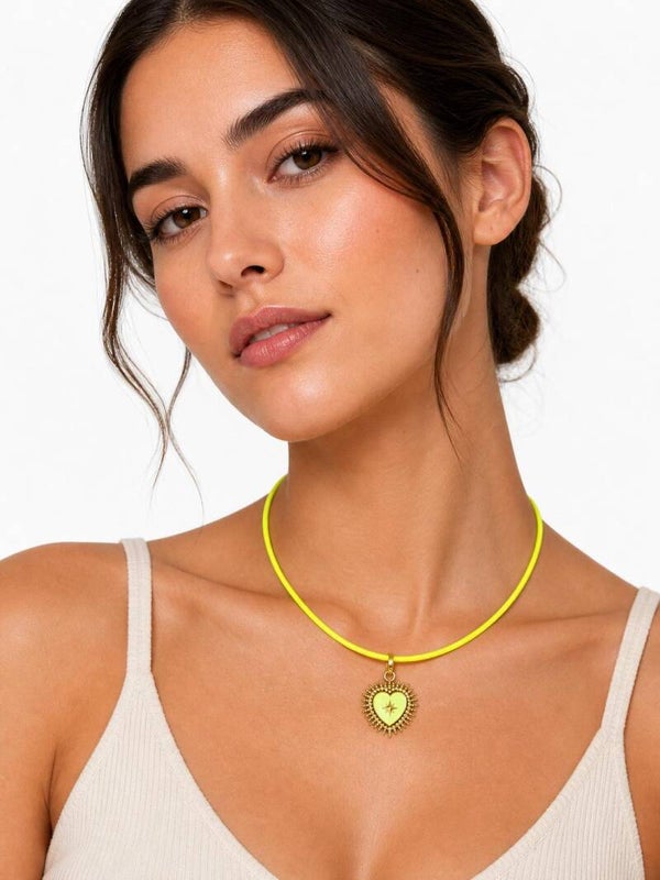 Collana magnetica gialla con charm verde