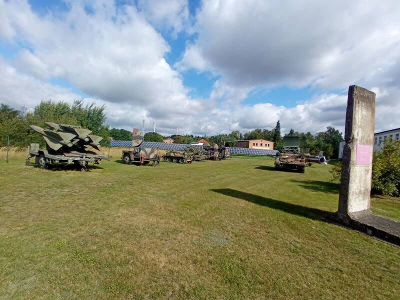 Exponate Militärtechnik und Raketen