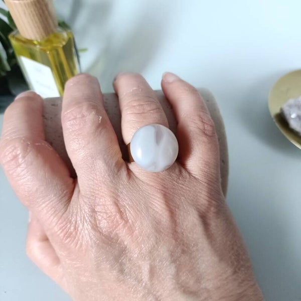 Bague Agate Blanche Ajustable - Acier Inoxydable Doré