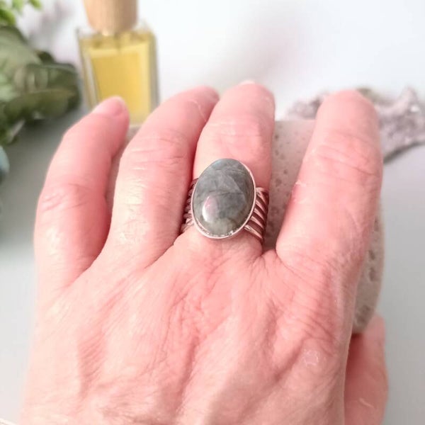 Bague Labradorite Ajustable en Acier Inoxydable - Pierre Naturelle Protectrice