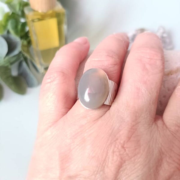 Bague Ajustable en Acier Inoxydable Argenté avec Pierre de Lune Noire - Élégance Mystique