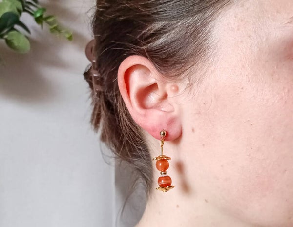 Boucles d'Oreilles Pendantes en Cornaline Rubanée et Acier Inoxydable Doré