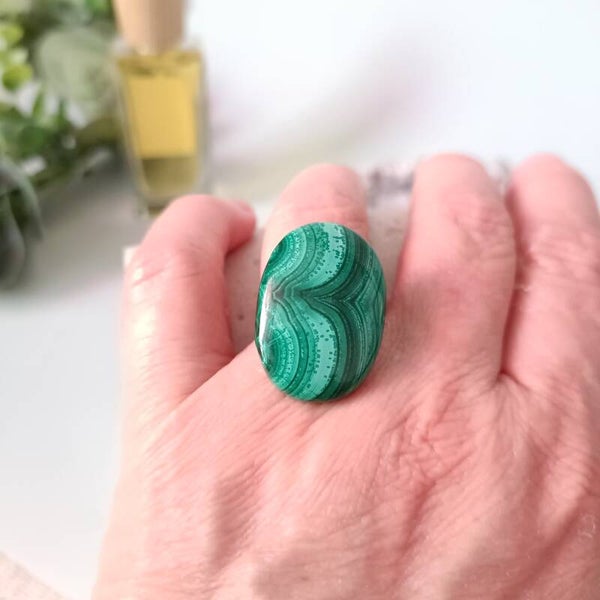 Bague en Acier Inoxydable Réglable avec Malachite Naturelle - Élégance et Bien-être