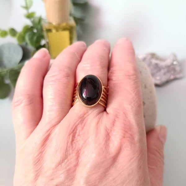 Bague Dorée Réglable avec Obsidienne - Élégance et Protection
