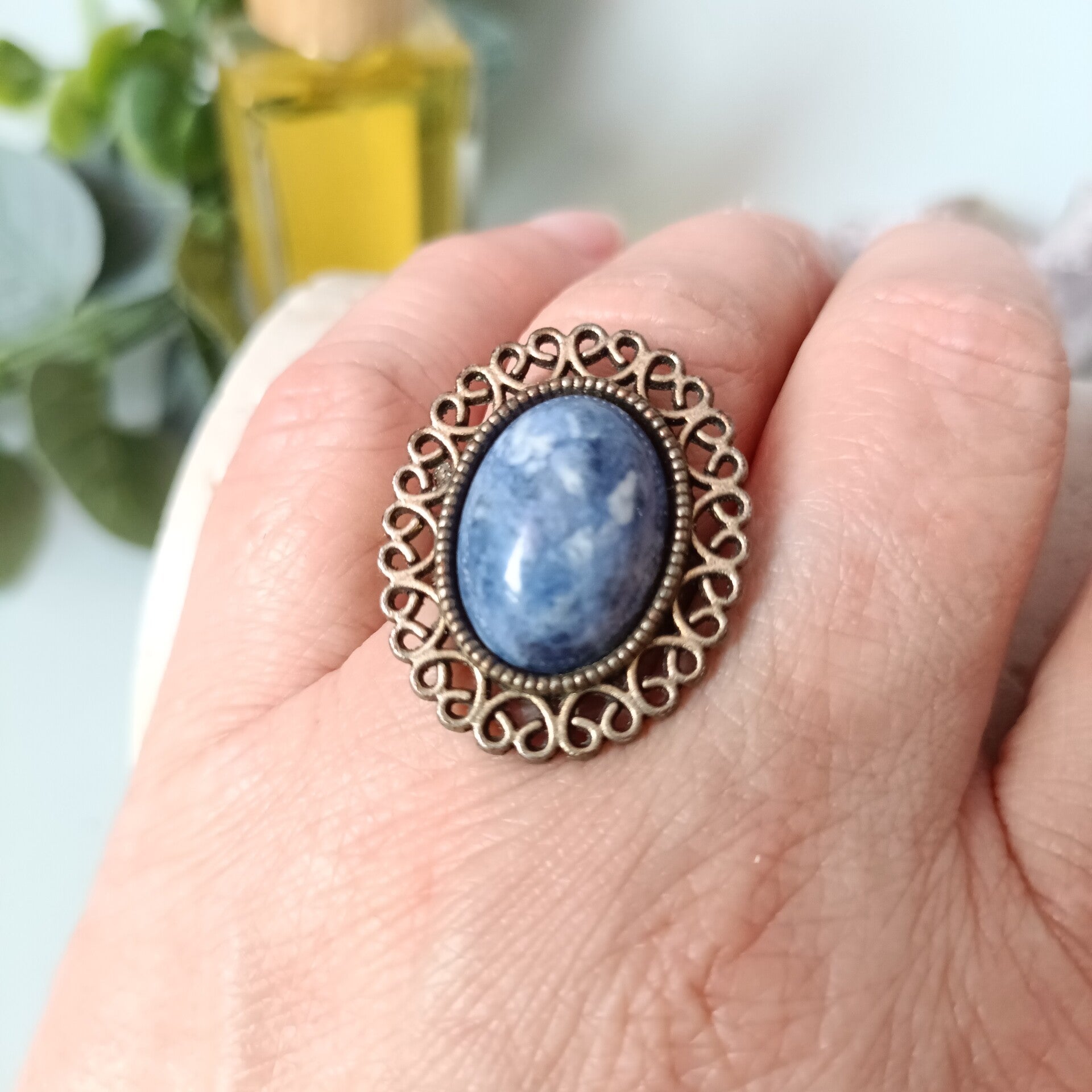 Bague Vintage en Argent Ancien et Sodalite Naturelle - Bijou Unique et Élégant