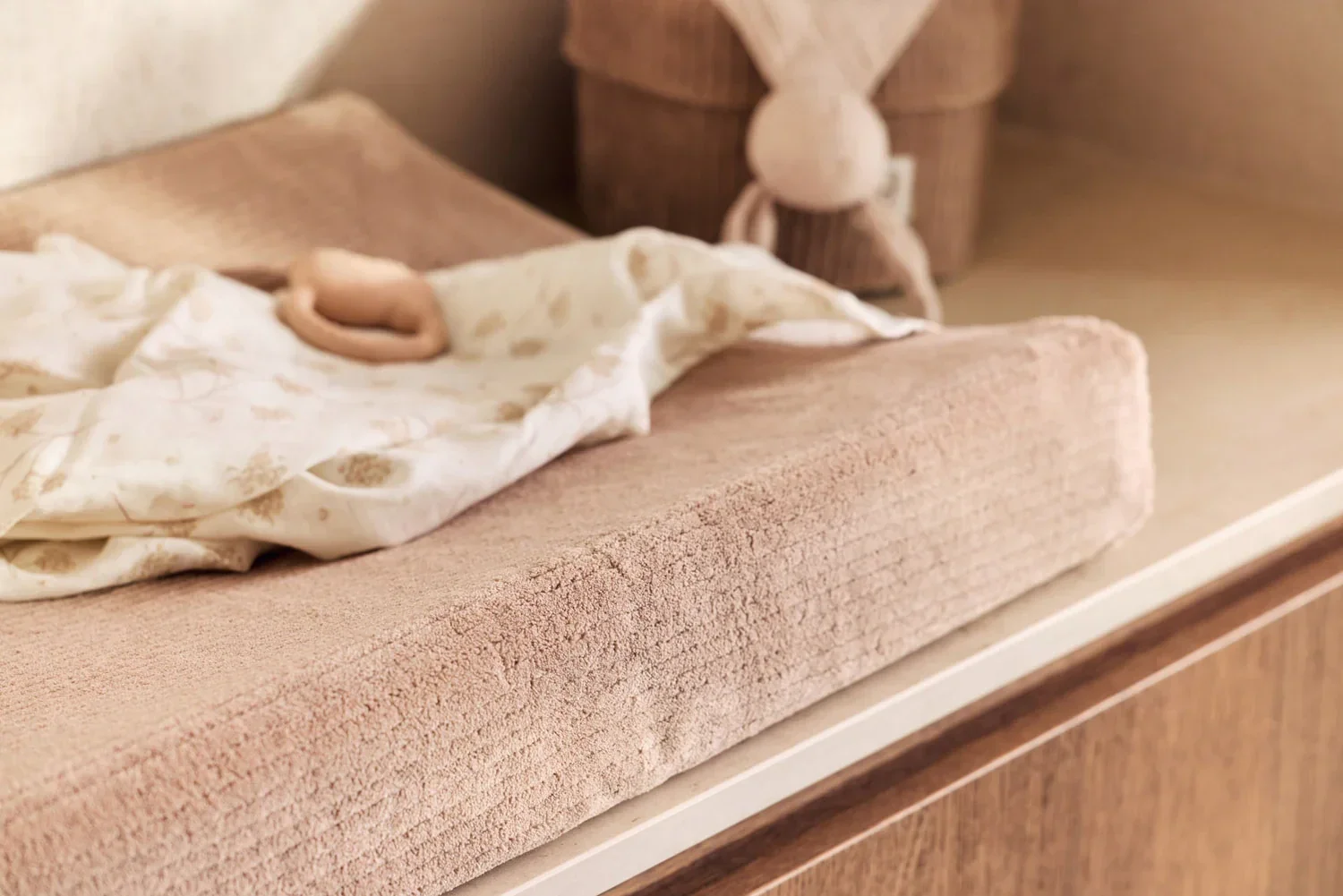 Aankleedkussenhoes - Cloudy rib - Milky coffee