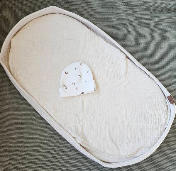Mutsje newborn - Moon
