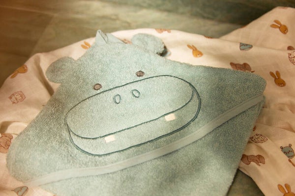 Badcape - Hippo Happy (70×130cm)