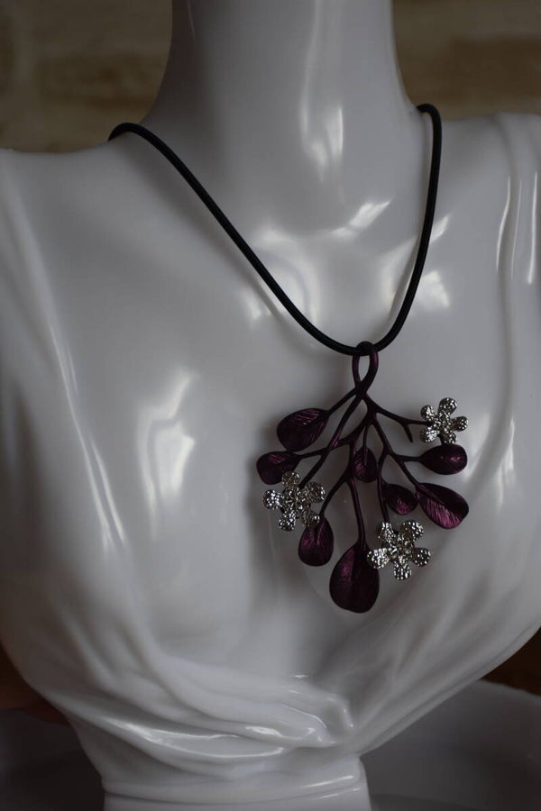 Collier 16