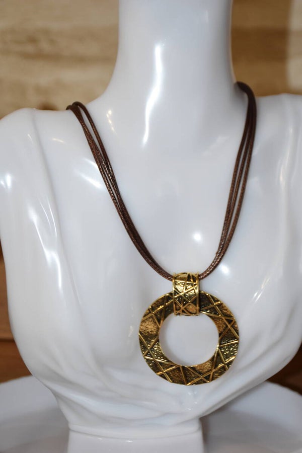 Collier 25