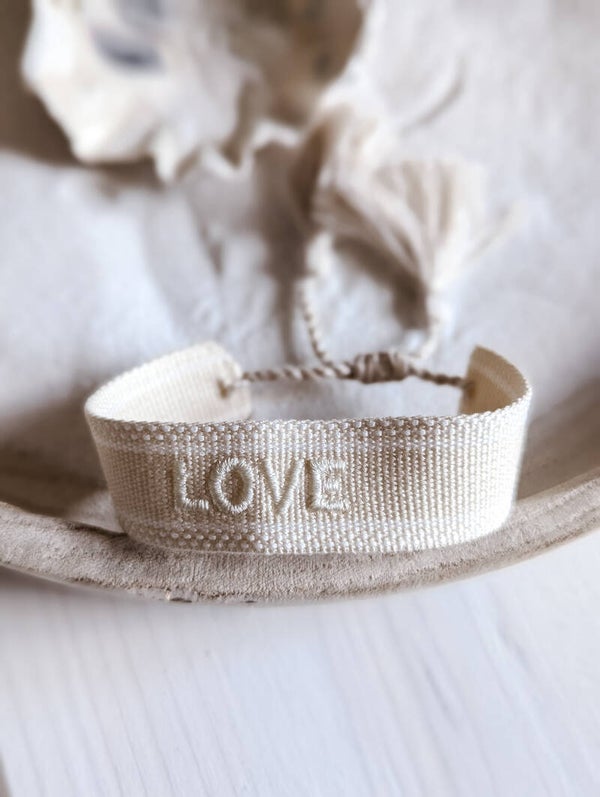 Armband „Love“ – Boho/Hippie Style für jeden Tag