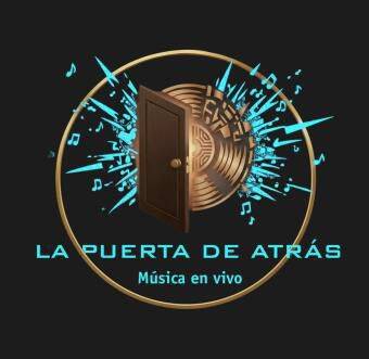 la puerta de atras