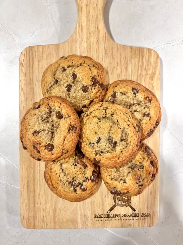 Brown Butter Chocolate Chip (6) and Sugar Cookies (4)