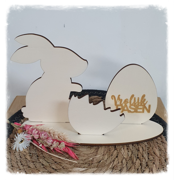 Paasdecoratie: paashaas en eitjes