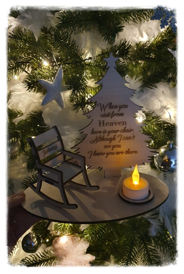 Christmas in heaven - herdenkingsplankje met stoel en kerstboom