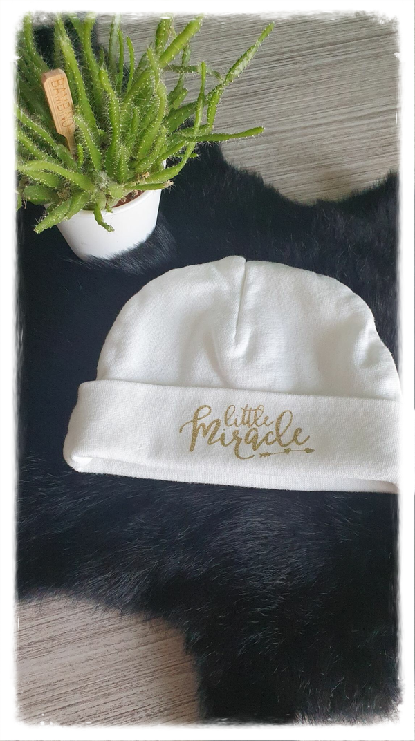 Babymutsje met opdruk