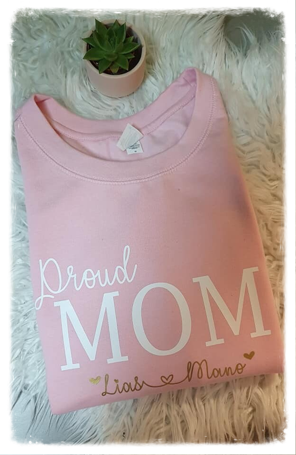 Sweater Proud Mom met namen van je kinderen.