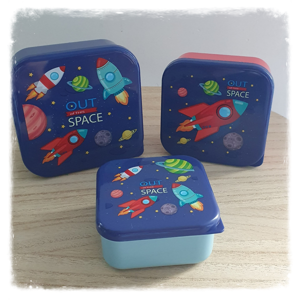 3 delige snackdoosjes 'raket' met naam.