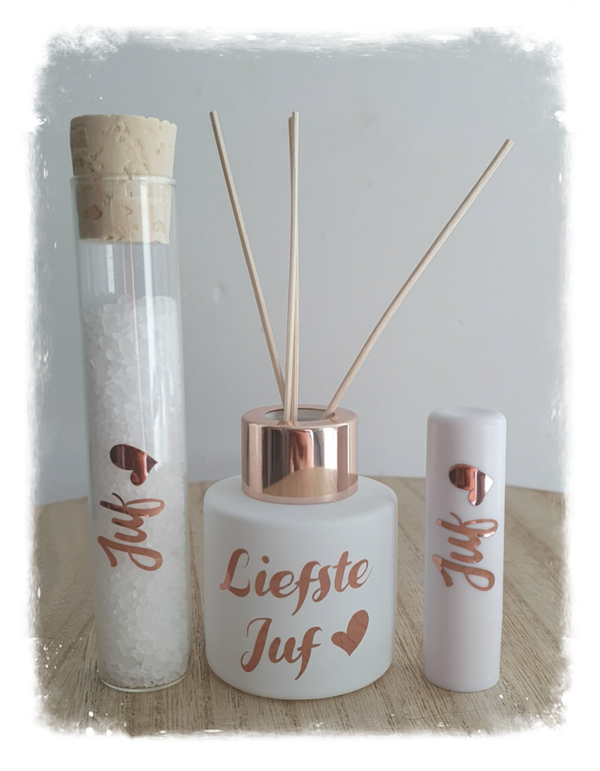 Set: Badzout in buisje, parfumflesje, lippenbalsem