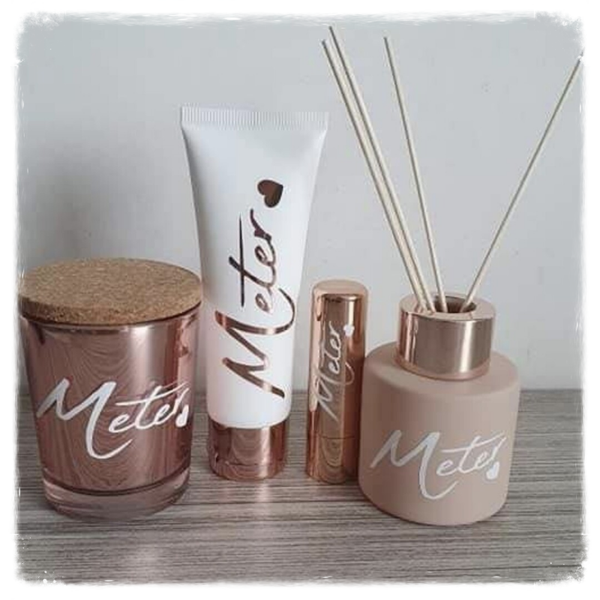 Set: kaars, handcrème, lippenbalsem en geurdiffuser blush