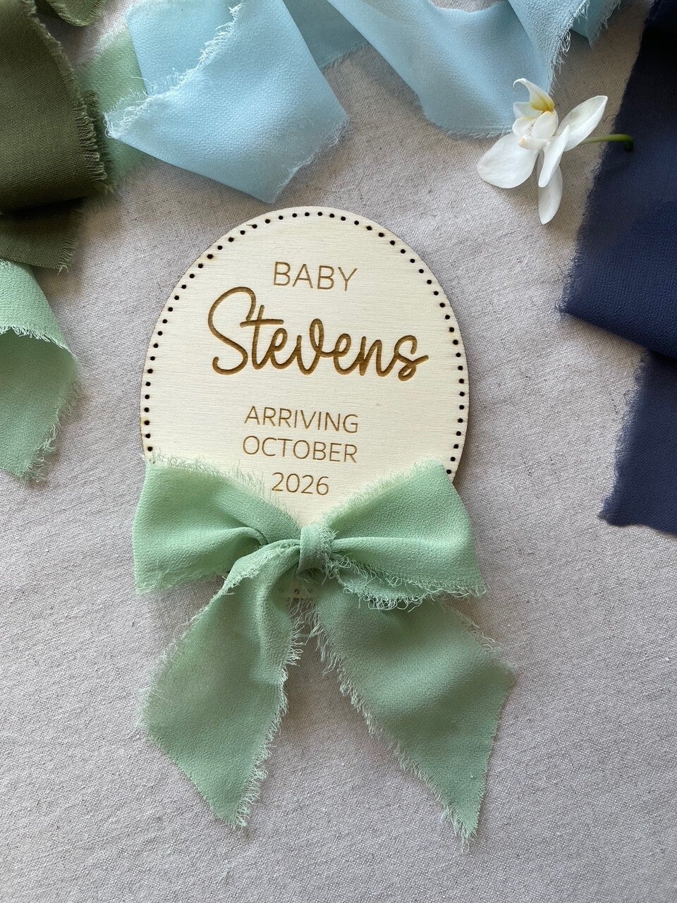 "Arriving" baby name plaque