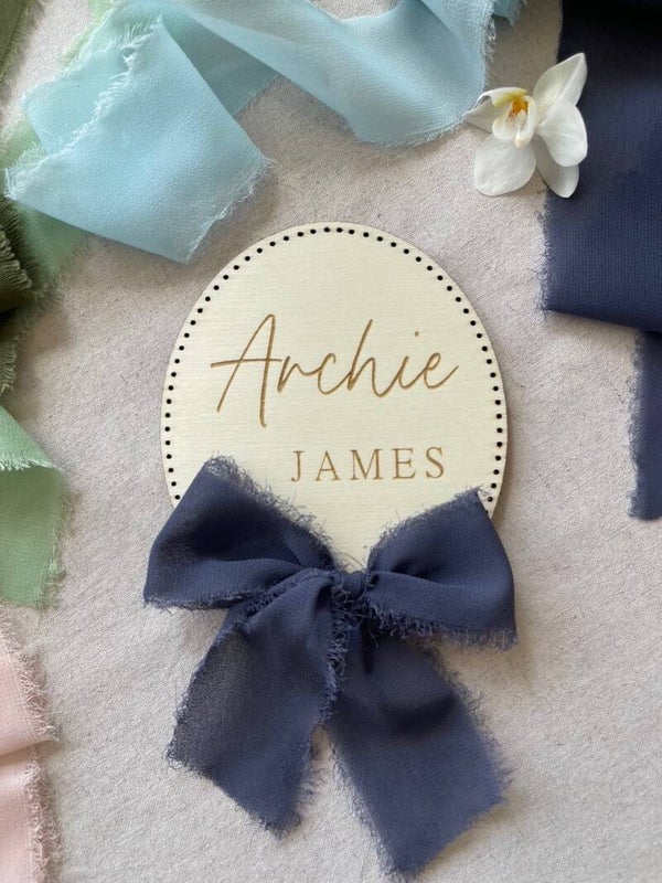 Dotted edge baby name plaque