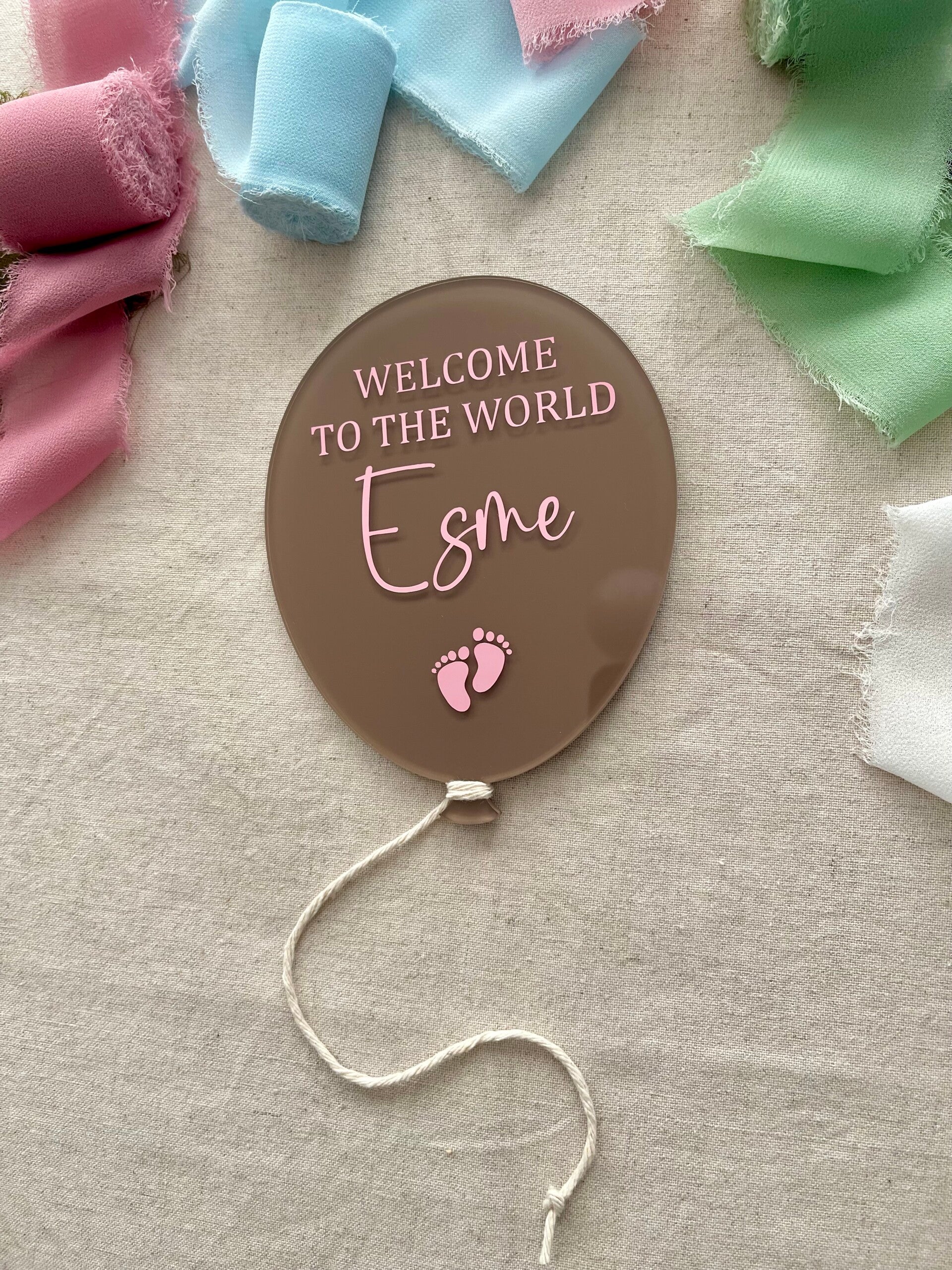 "Welcome to the world" baby name balloon plaque