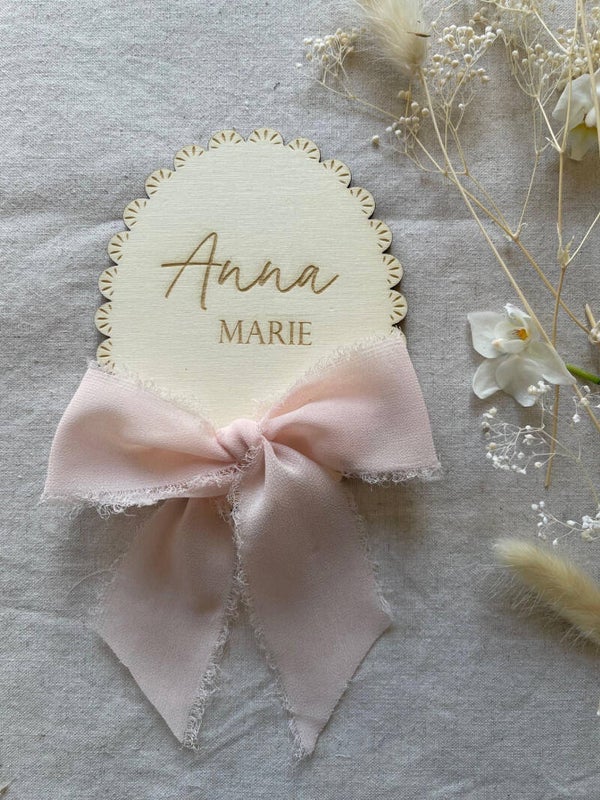 Sunburst scalloped baby name plaque