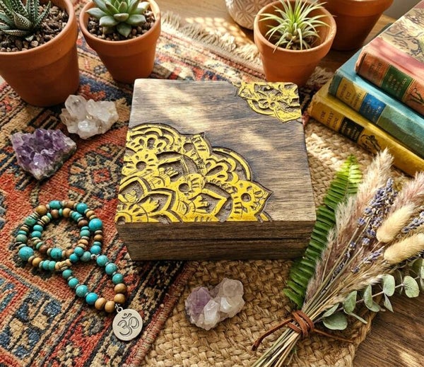 Caja de Madera Tallada Mandala Dorado | Estilo Boho Chic
