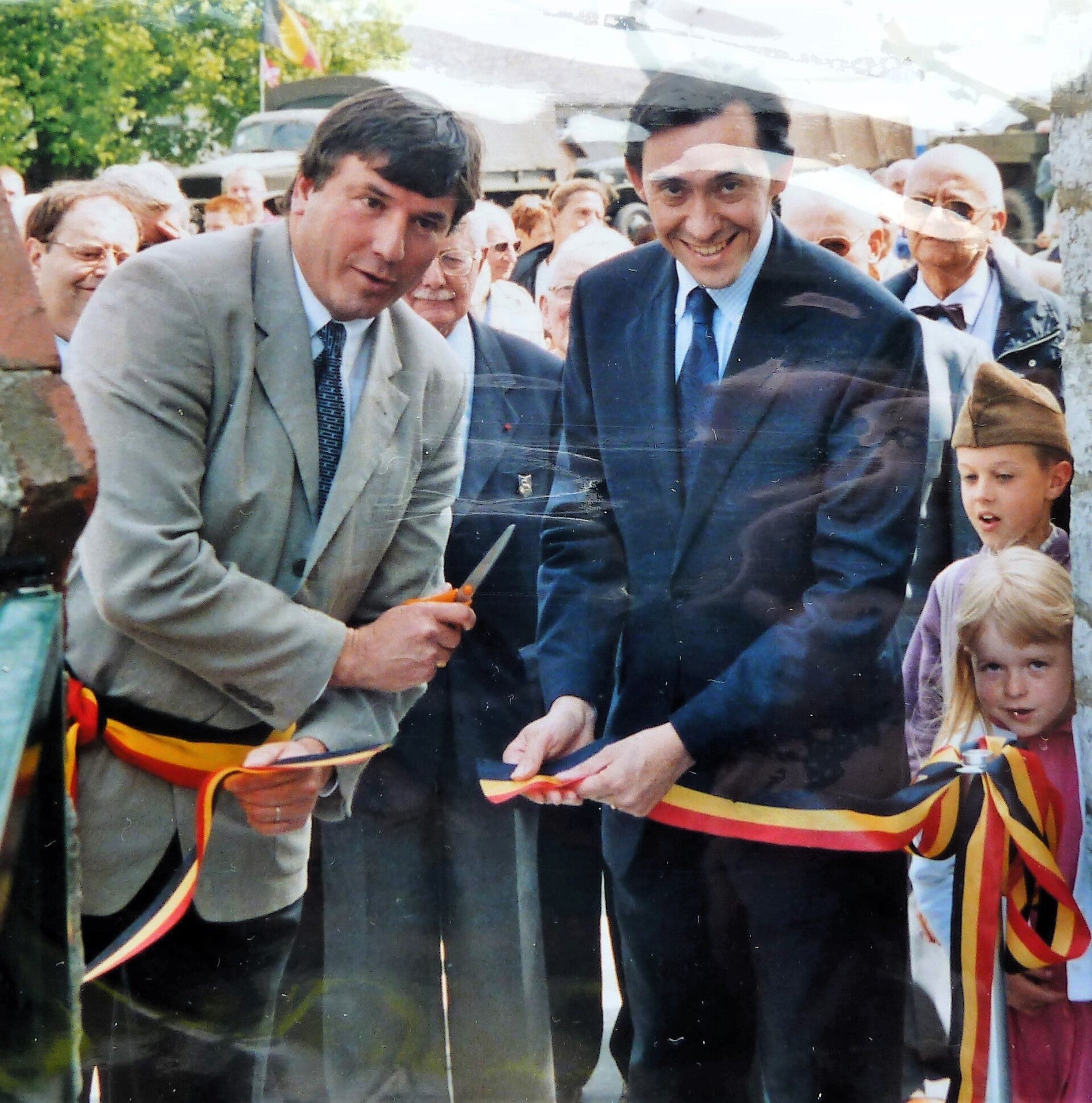 Photo prise en 2003 lors de l'ouverture du musée du souvenir - mai 40e