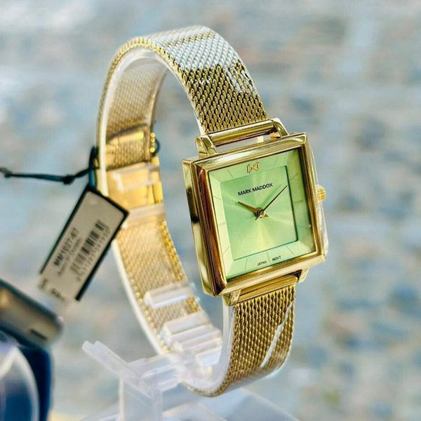 Reloj caja de acero Ip dorado,malla milanesa de acero Ip dorado, movimiento cuarzo