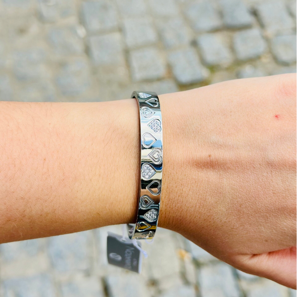 Brazalete  Nomination