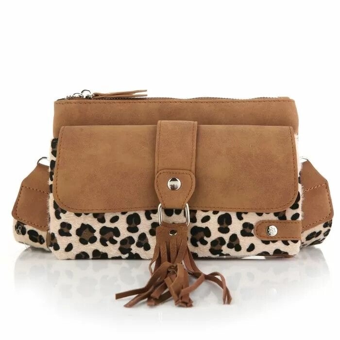 Crossbody tasje met dierenprint en kwastje