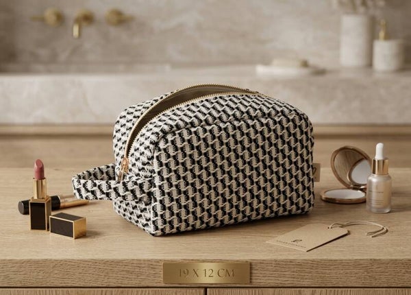 Onmisbaar in je handtas én badkamer! toilet-make-up tas