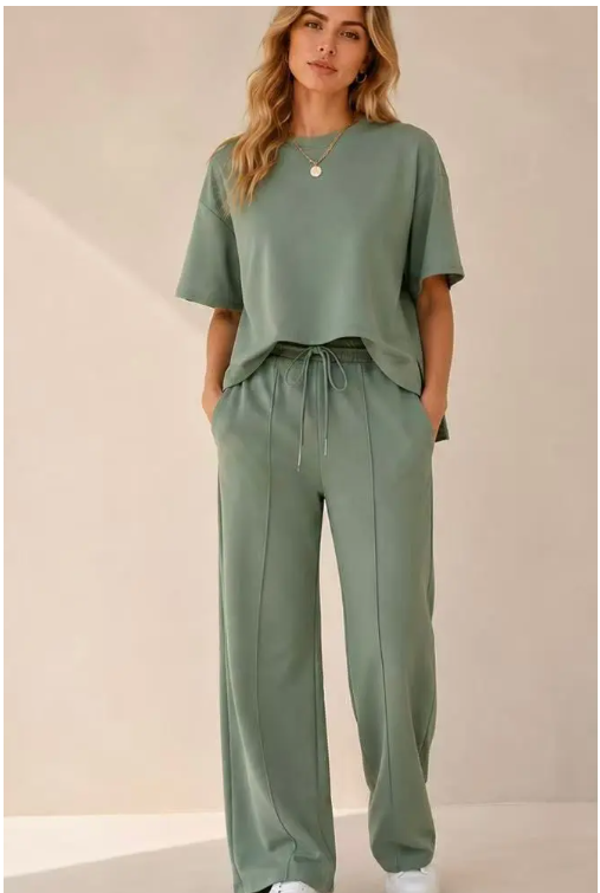 Chique casual tweedelig set – Oversized T-shirt en wijde broek