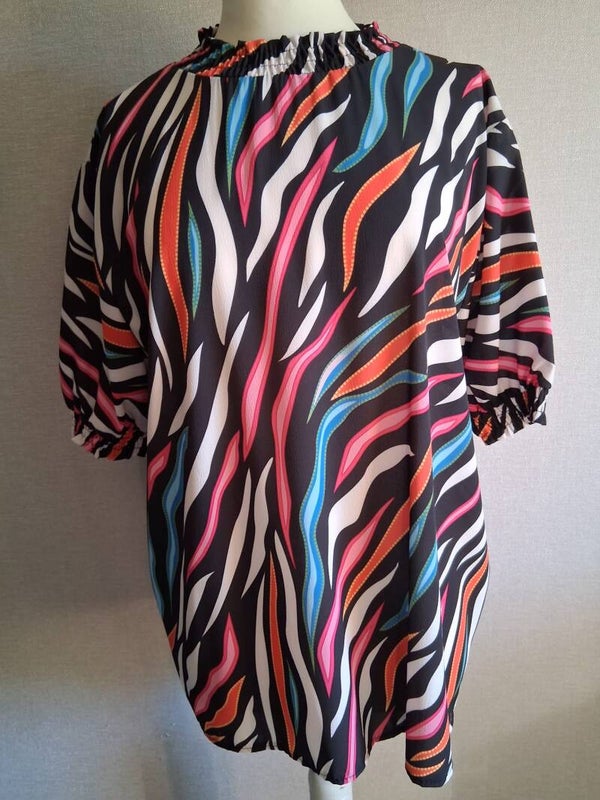 Mooie Pescara blouse in een vrolijke, kleurrijke print.