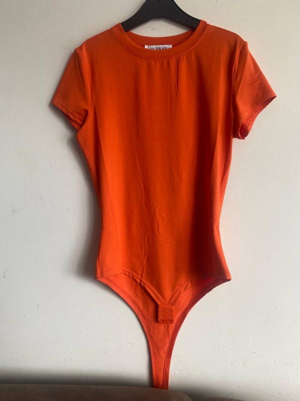 By Swan body oranje